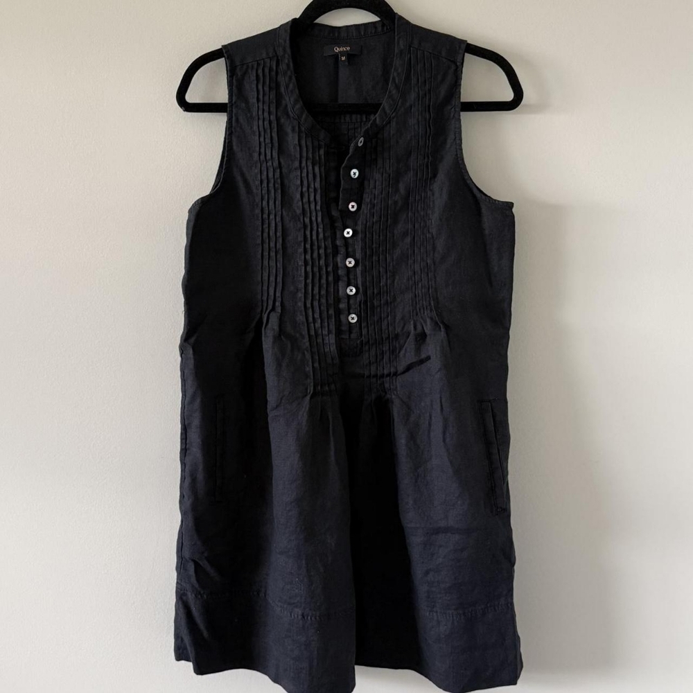Black Sleeveless Dress